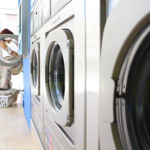 Consejos para lavar edredones en la lavandería autoservicio