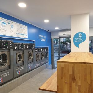 La lavandería autoservicio La Wash en Barcelona