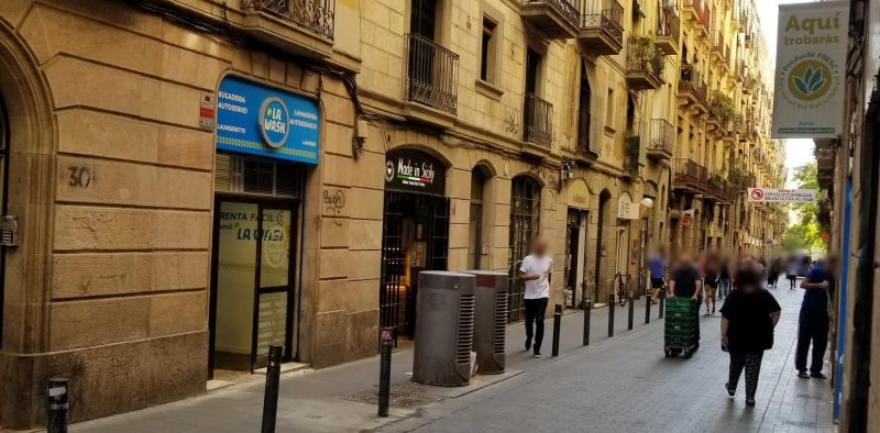 lavaderia-autoservicio-la-wash-joaquin-costa-30-barcelona